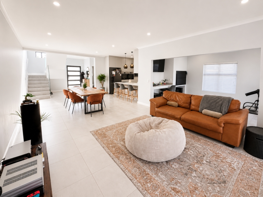 4 Bedroom Property for Sale in Sandown Western Cape
